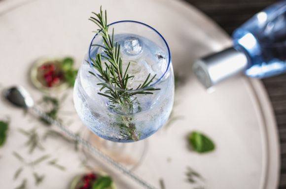 gin soda with a rosemary picture id648359606