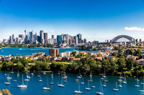 panorama of sydney city and harbour on a bright clear day picture id915151972